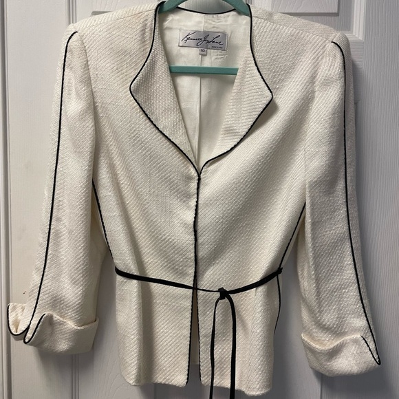 Kenneth Jay Lane Dresses & Skirts - 🌟🌟SALE. Lovely Kenneth Jay Lane off white 2 piece skirt suit Size 10🌟🌟